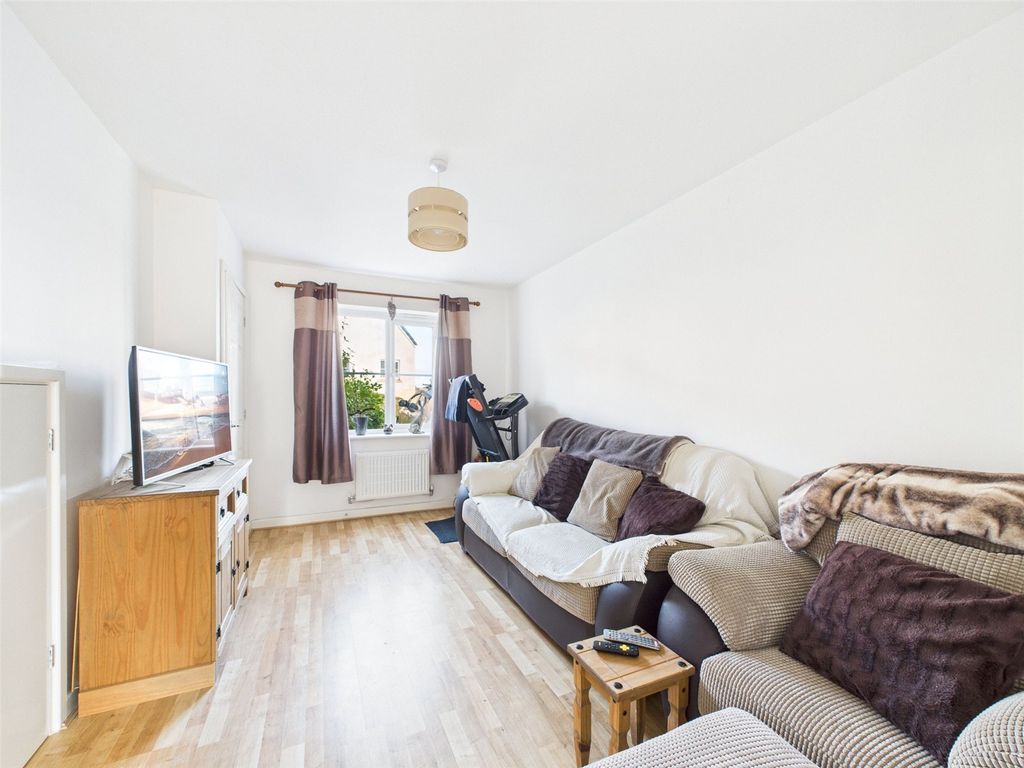 Property photo 2 of 9 Lounge