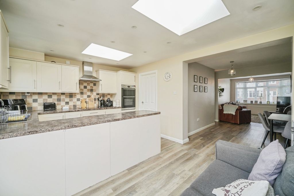 Property photo 1 of 20 Open Plan Living