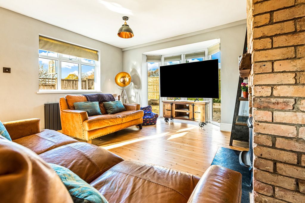 Property photo 3 of 18