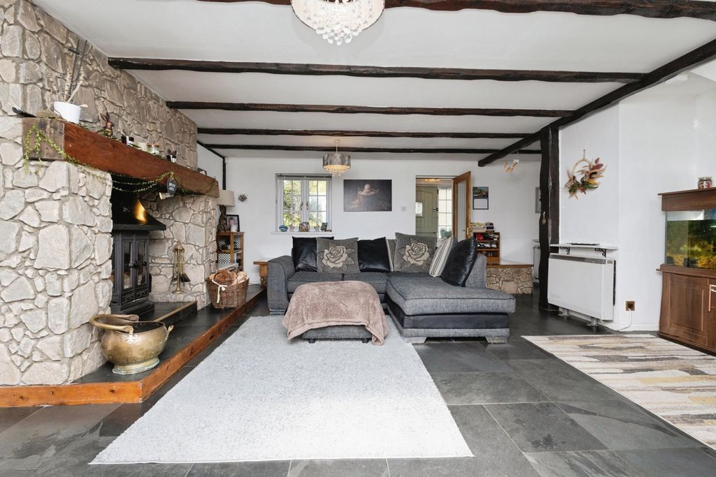 Property photo 2 of 23 Pbox-Img.Jpg