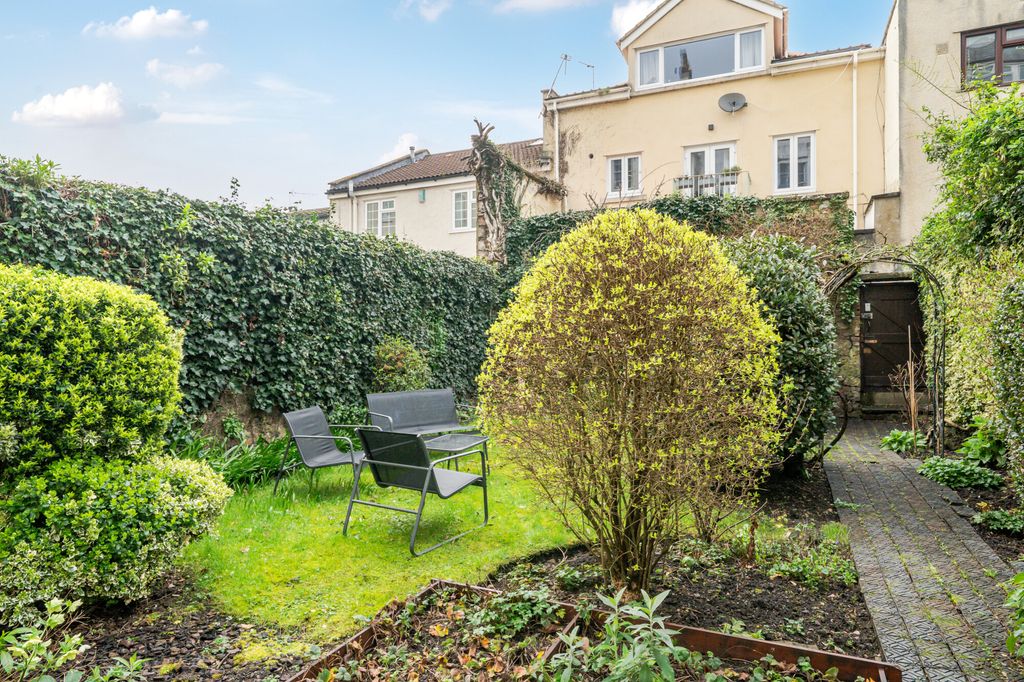 Additional image 7 of 2 bed flat for saleRoyal York Crescent, Bristol BS8