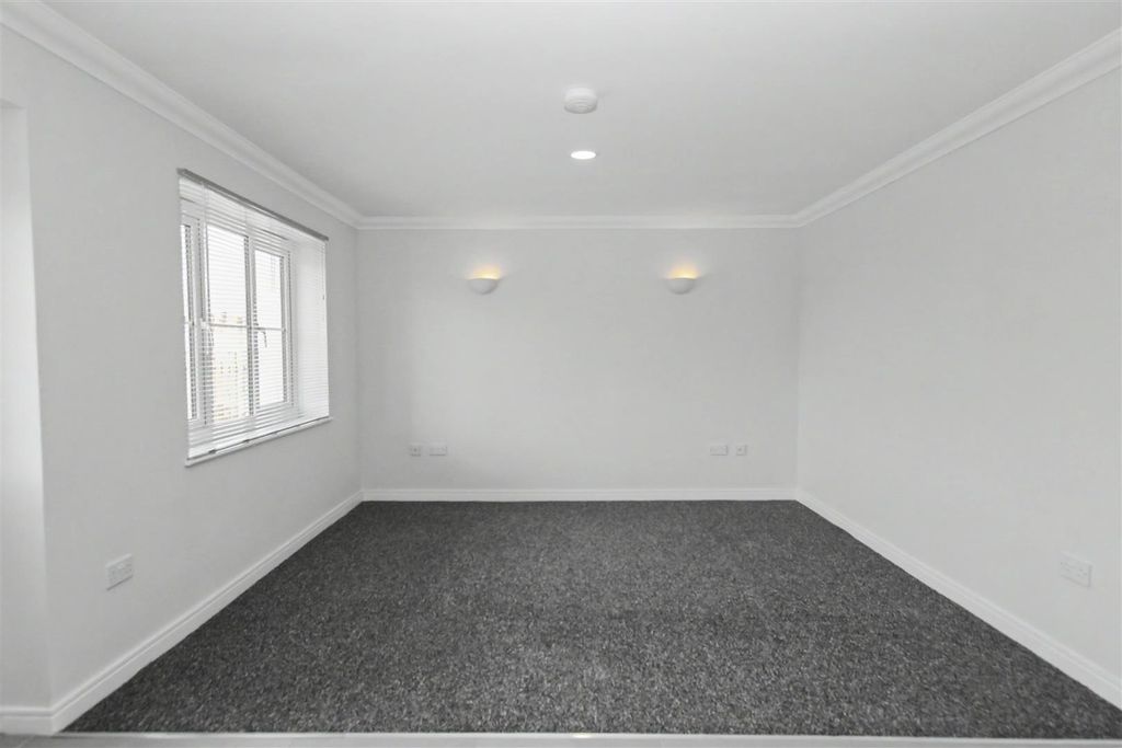 Property photo 3 of 10 3.Jpg