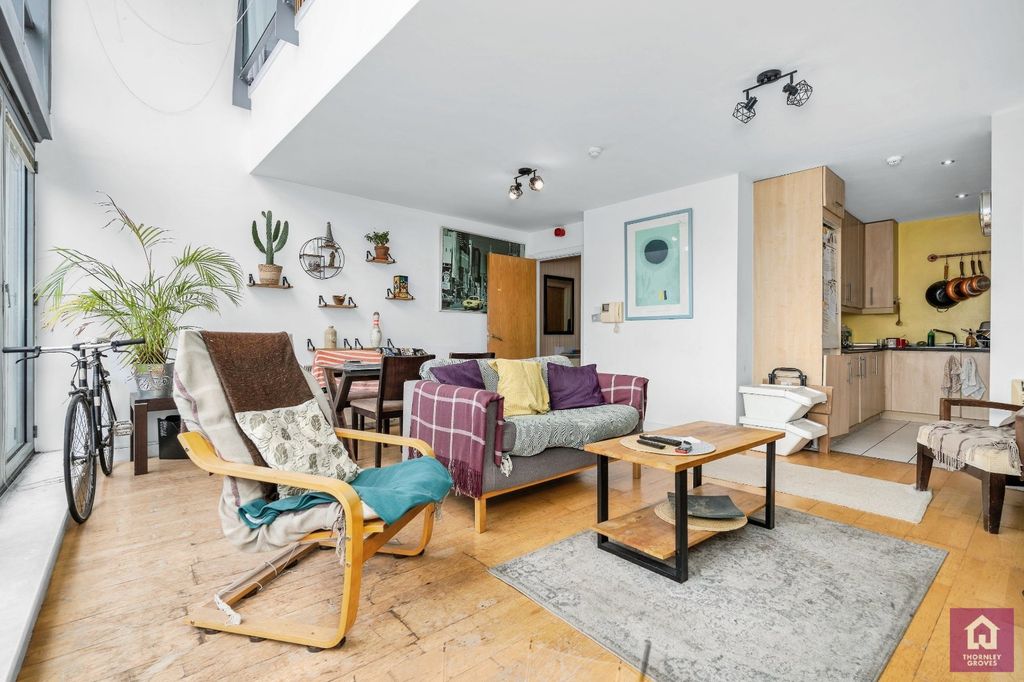 Property photo 2 of 17 Picture No. 16