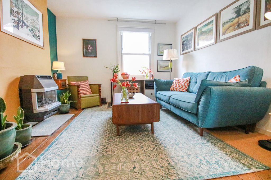 Property photo 3 of 24