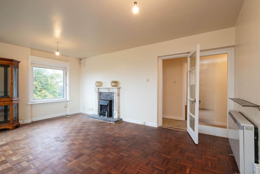 Property photo 2 of 34