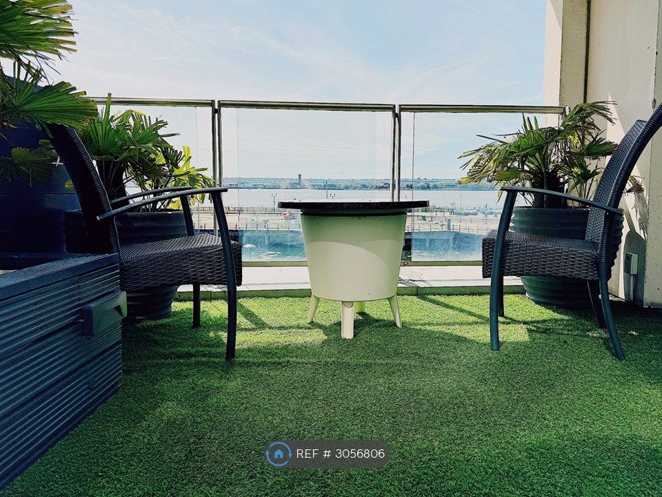 Property photo 1 of 10 Balcony
