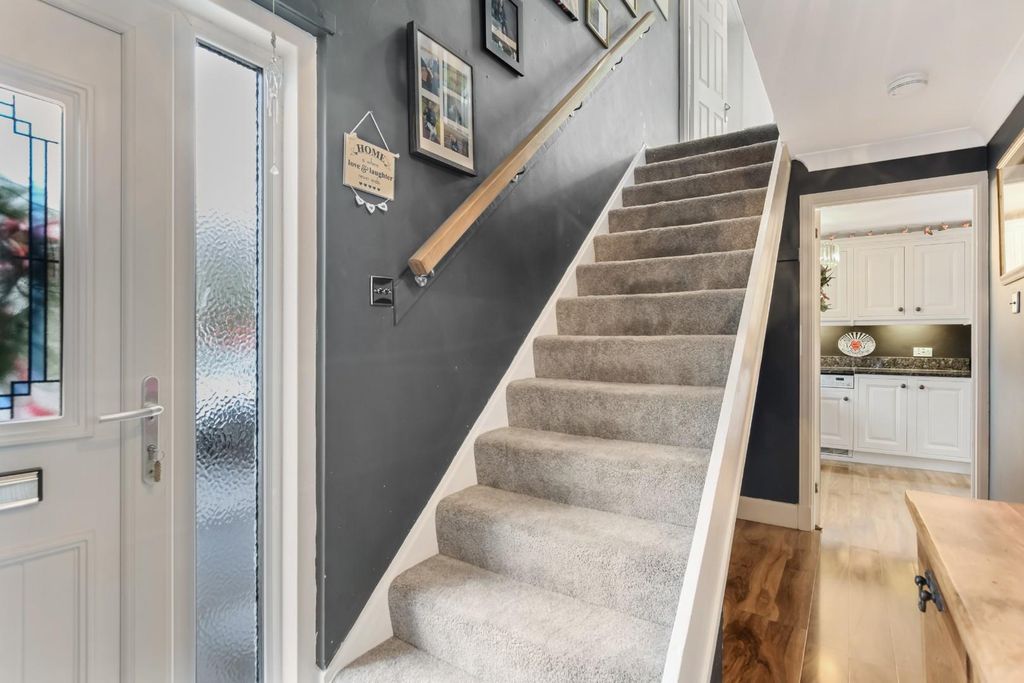 Property photo 2 of 21 02.Jpg