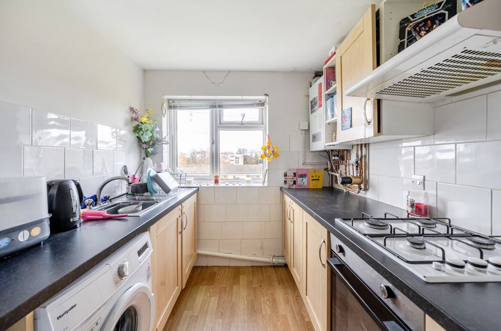 Property photo 2 of 14 1429087-21-69c3ce...