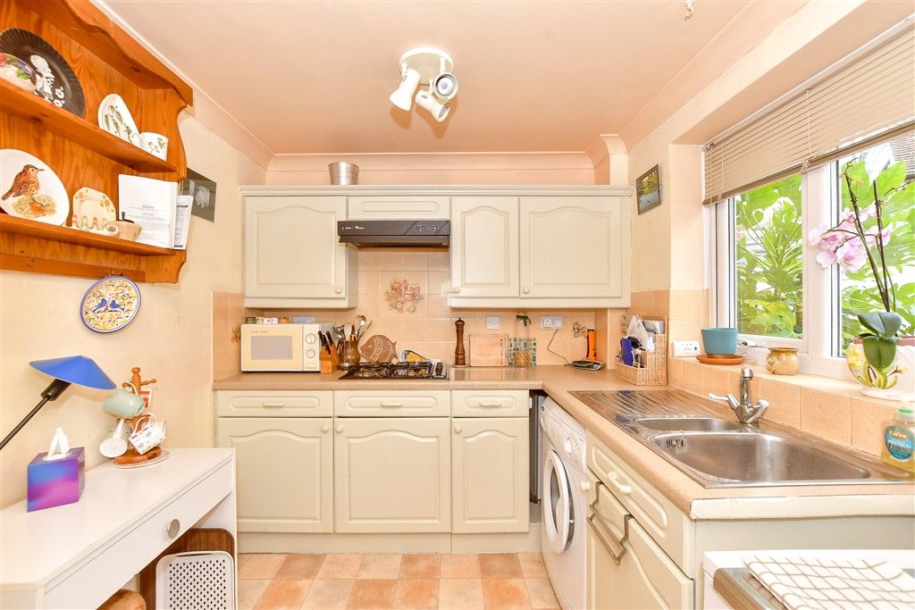 Property photo 2 of 10 Kitchen