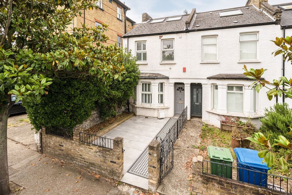 Property photo 1 of 9