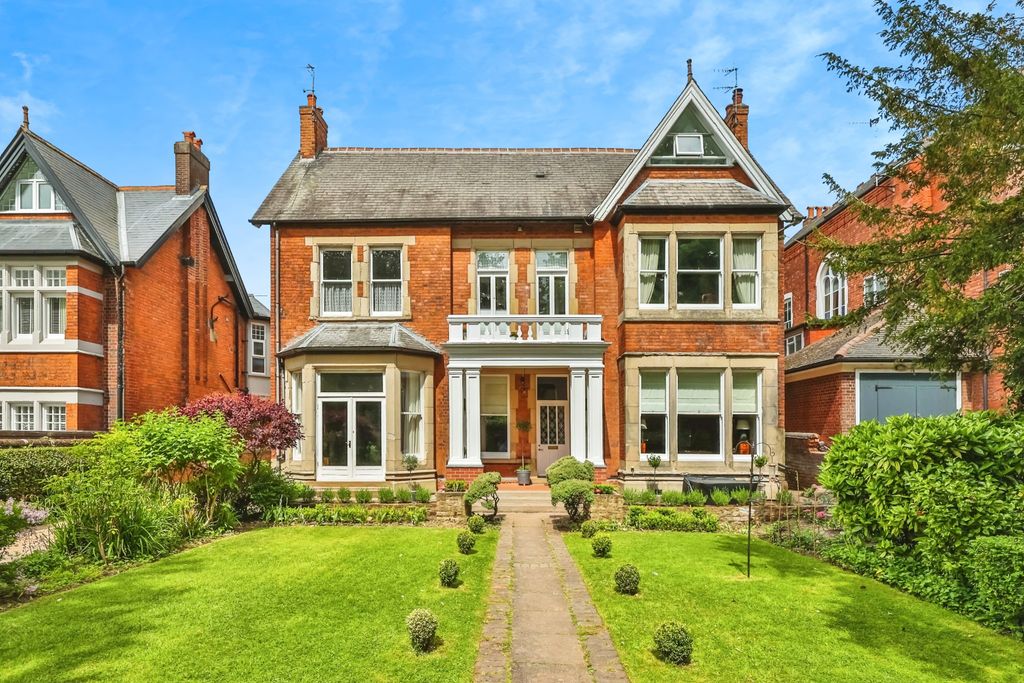 Property photo 1 of 11