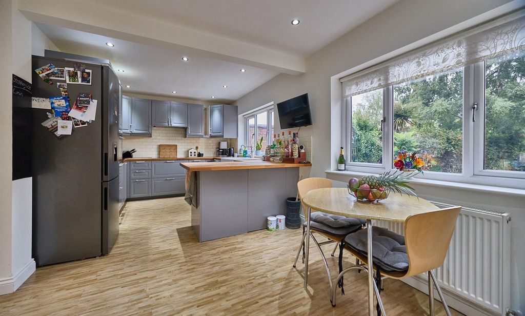 Property photo 2 of 14 85 Brookside Bb 8.Jpg