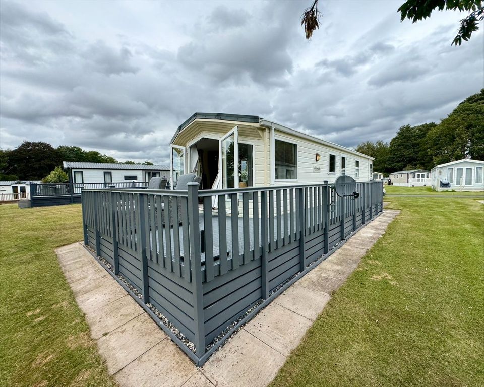 Property photo 1 of 9 Springwood Holiday Park - Willerby - Winchester - 2010-76406