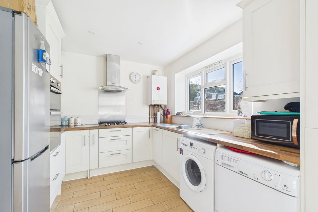 Property photo 2 of 13 Kitchen