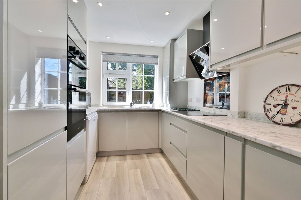 Property photo 2 of 13 Picture 2