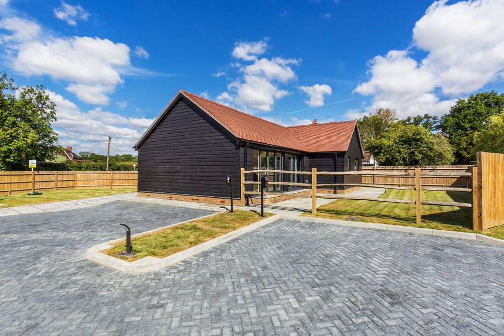 Property photo 1 of 23 Oak-Lodge-19.Jpg