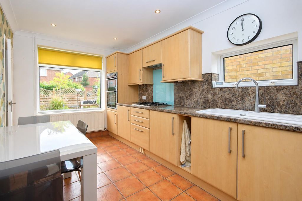 Property photo 2 of 12 1 (4).Png