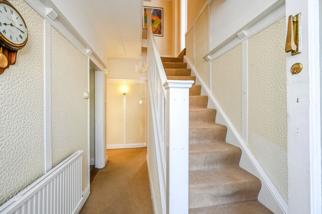 Property photo 2 of 17 Photo