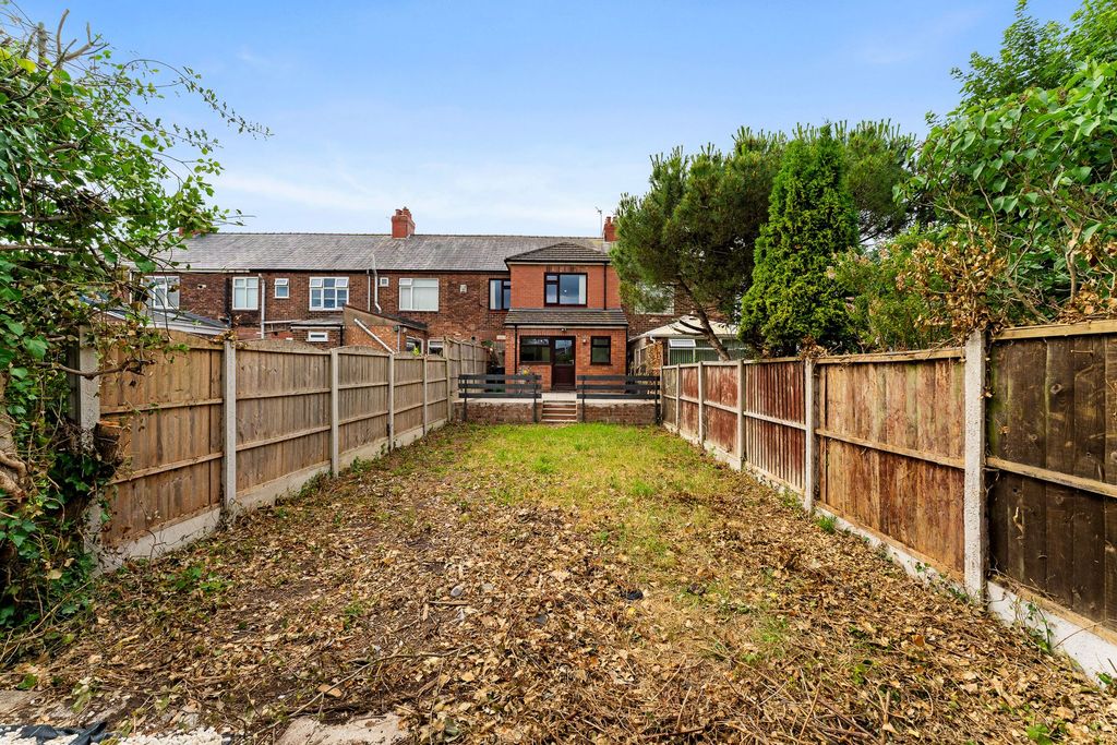 Property photo 2 of 22