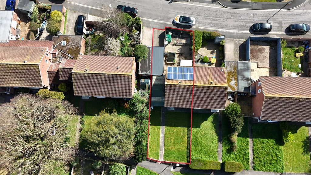 Property photo 2 of 20