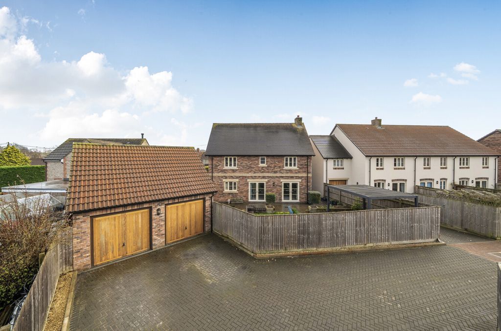 Property photo 2 of 20 1417938-1-69A1A5c...