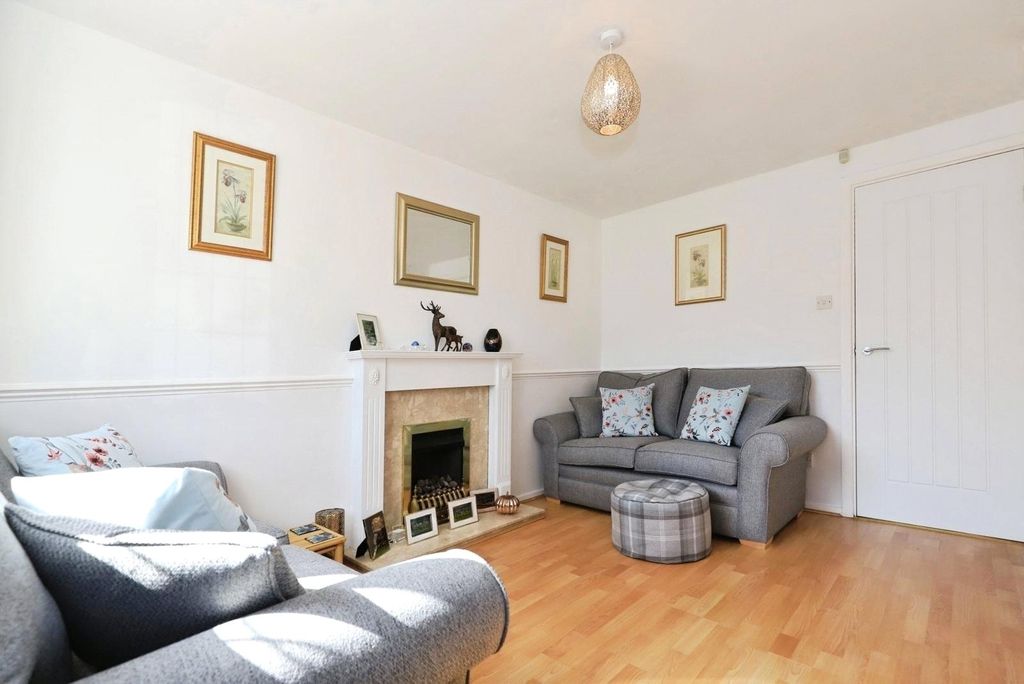 Property photo 2 of 9 Lounge