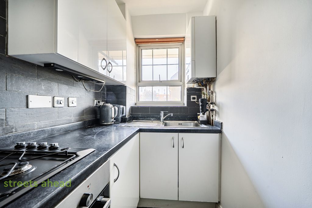 Property photo 2 of 14 467E50Fd-6260-4De...