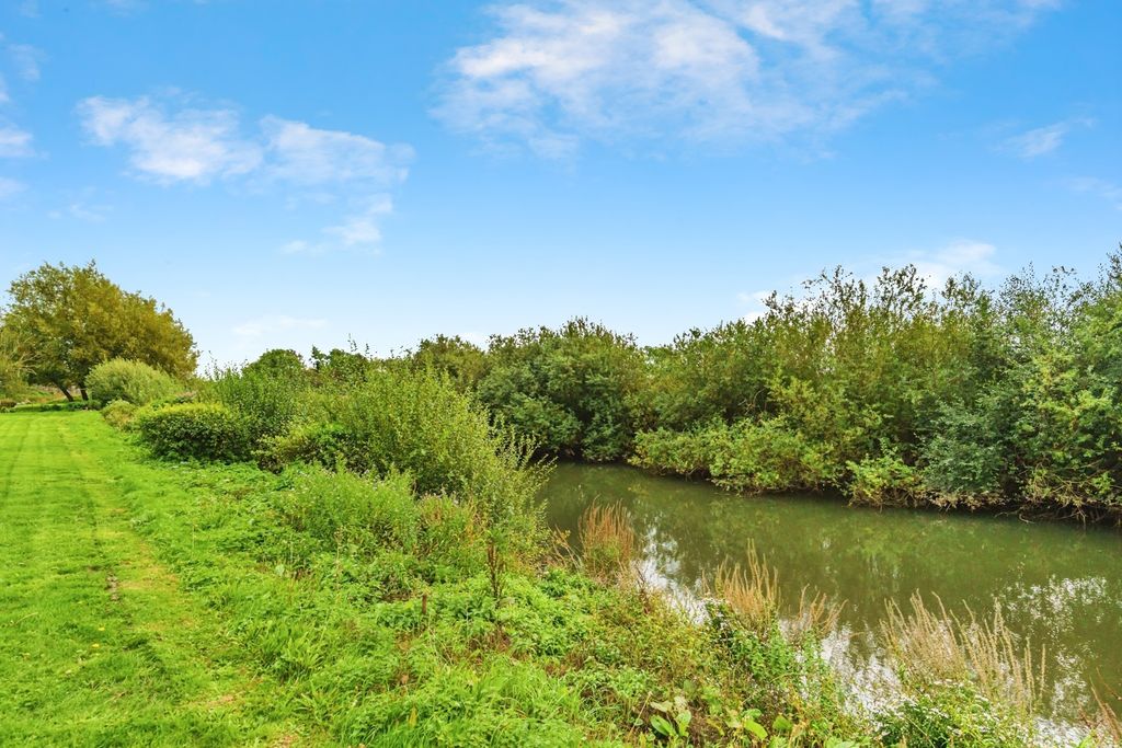 Property photo 3 of 17 Photo