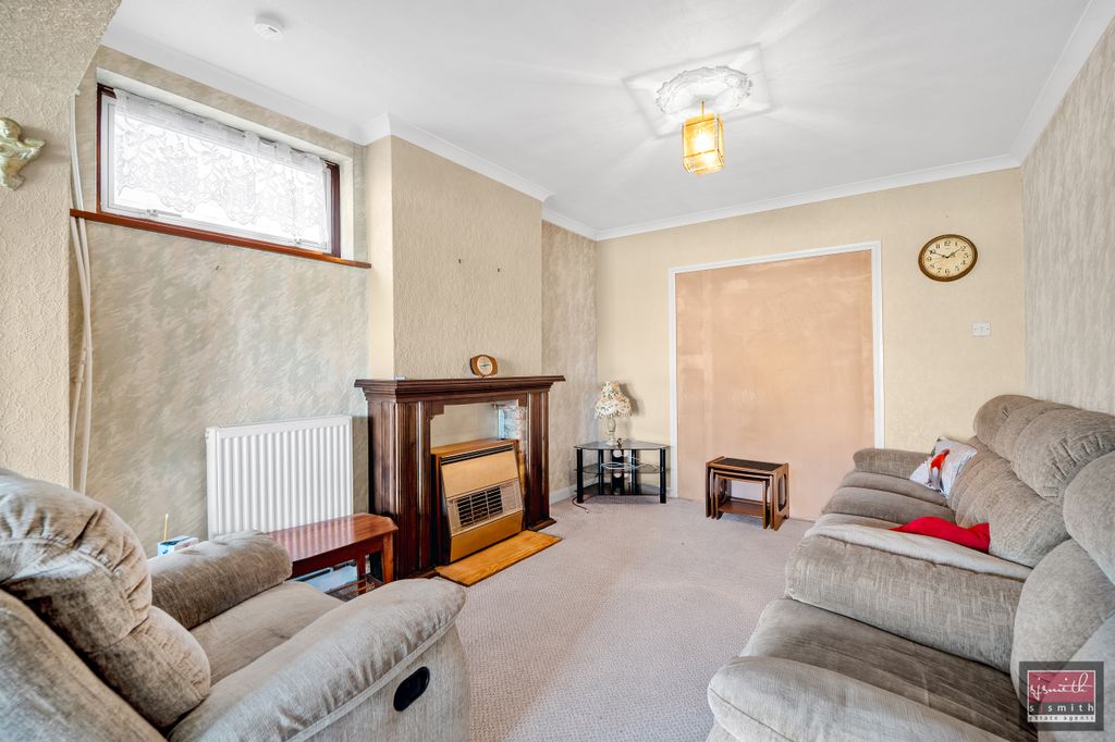 Property photo 3 of 16 Dsc00876