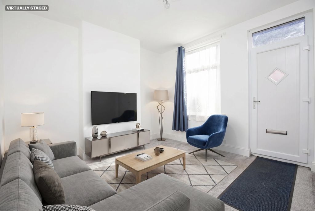 Property photo 3 of 21 Virtual Staging-12