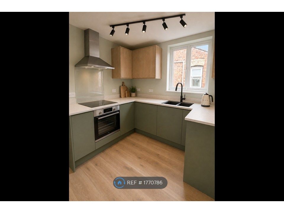 Property photo 3 of 9 Kitchen