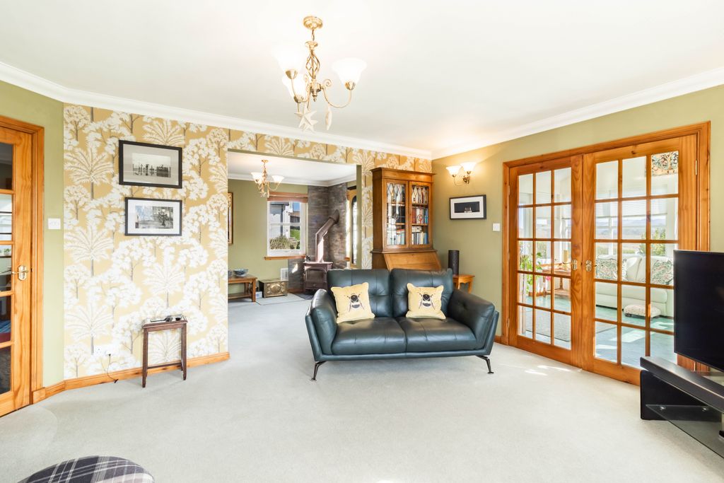 Property photo 2 of 50 Lounge