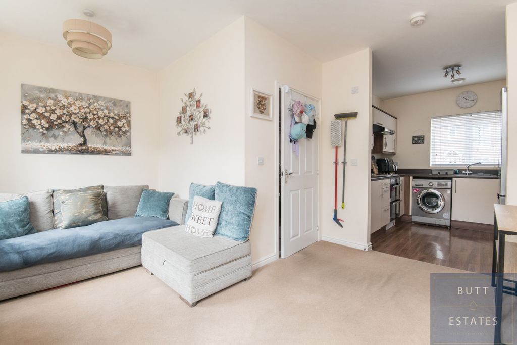 Property photo 3 of 11