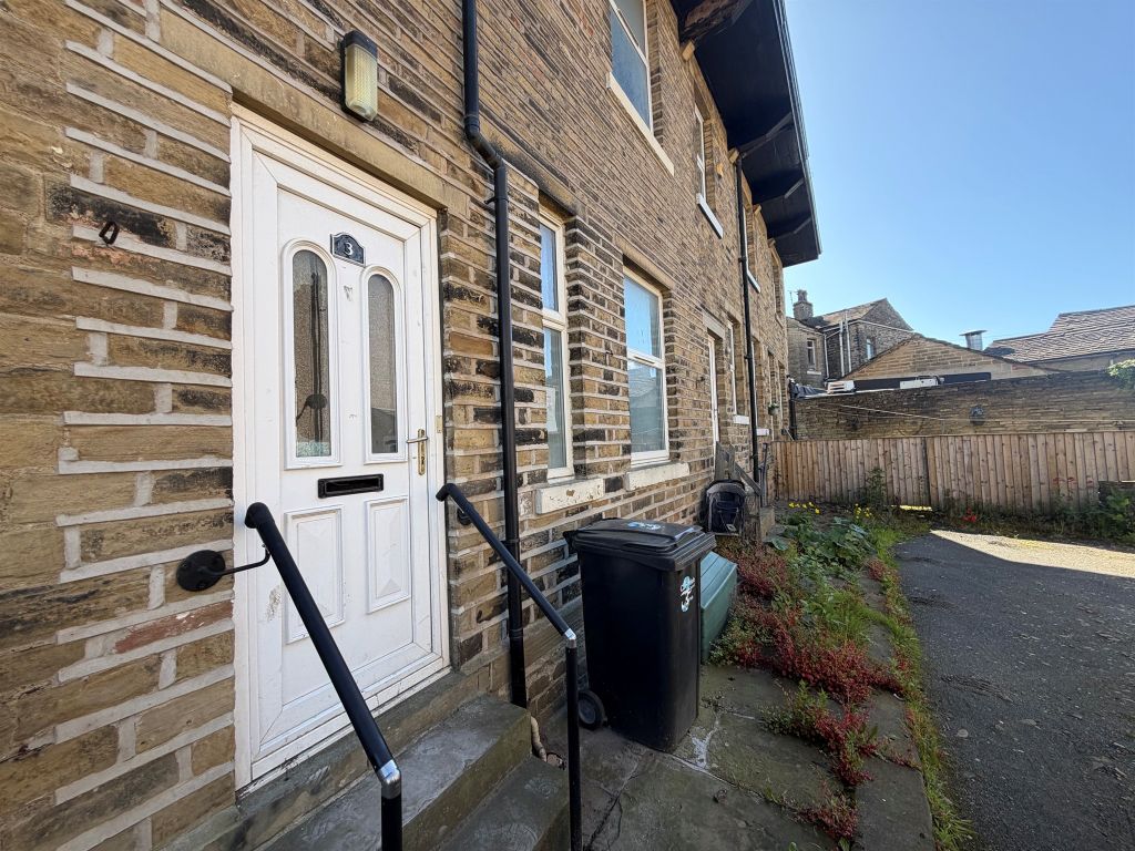 Property photo 1 of 4