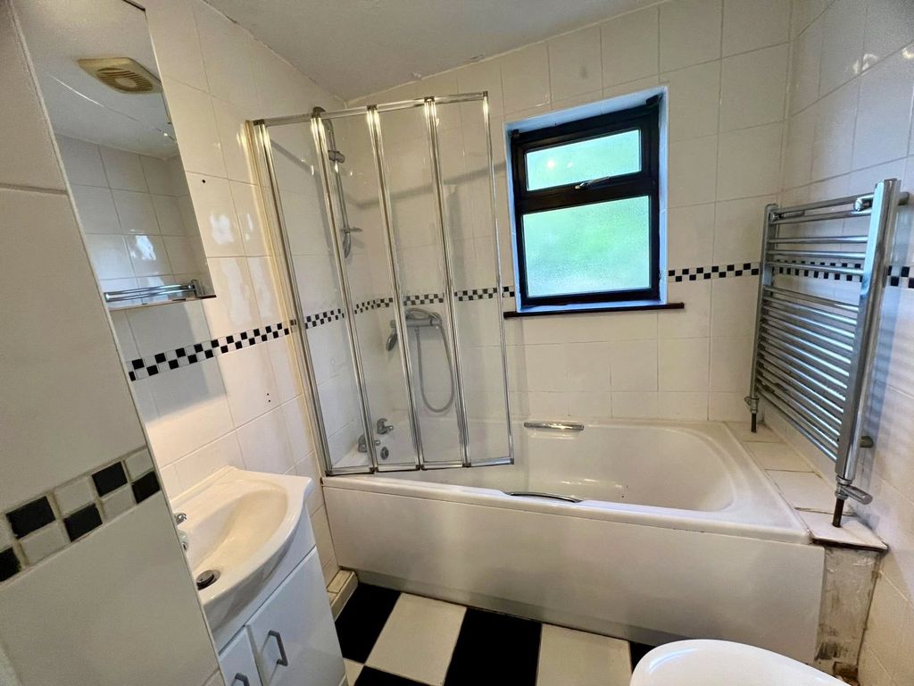 Property photo 3 of 16 Picture No. 06