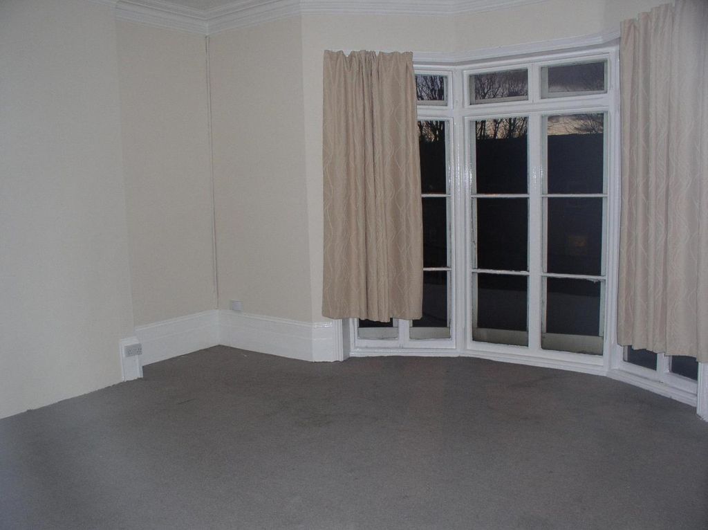 Property photo 1 of 7 Lounge