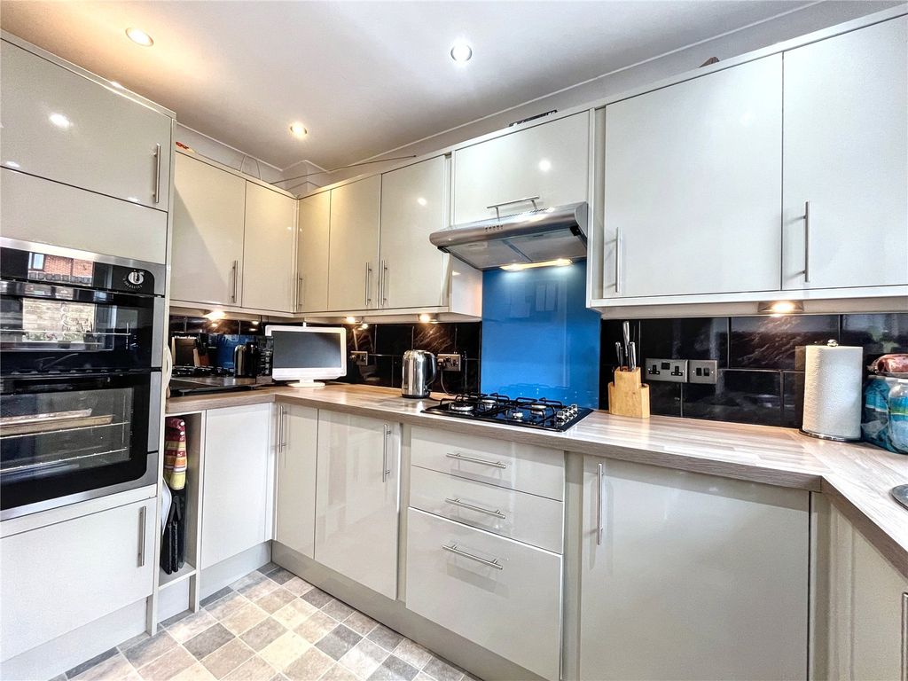 Property photo 2 of 11 Picture No. 13