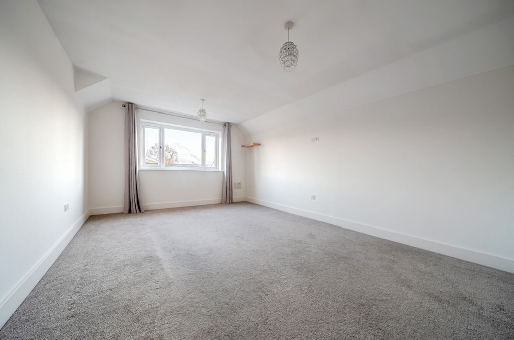 Property photo 2 of 12 1380877-3-69121A6...