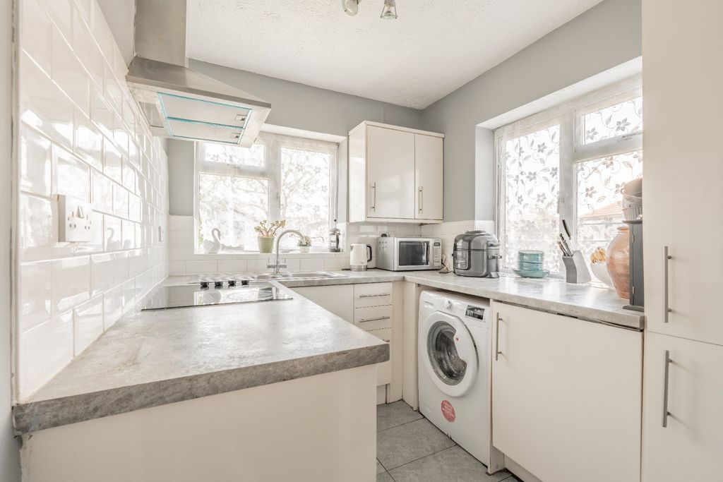 Property photo 3 of 9 5105543