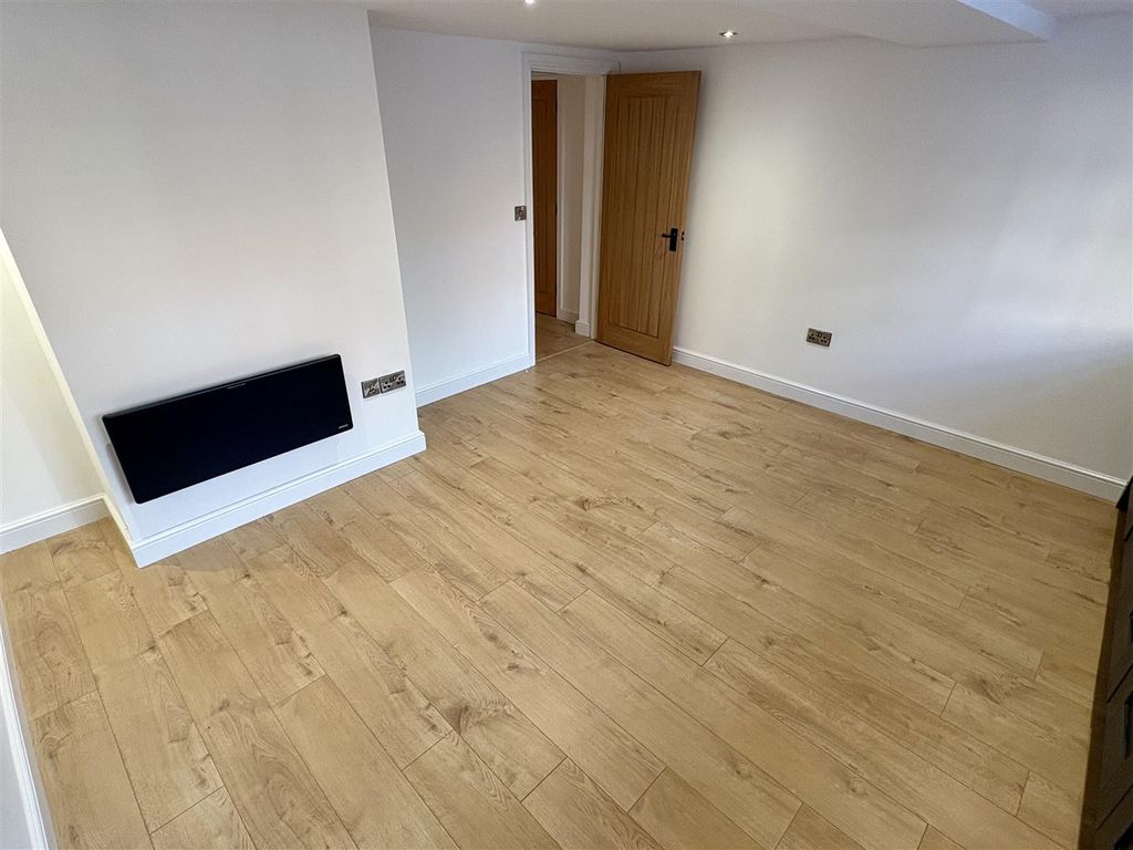 Property photo 2 of 8 2
