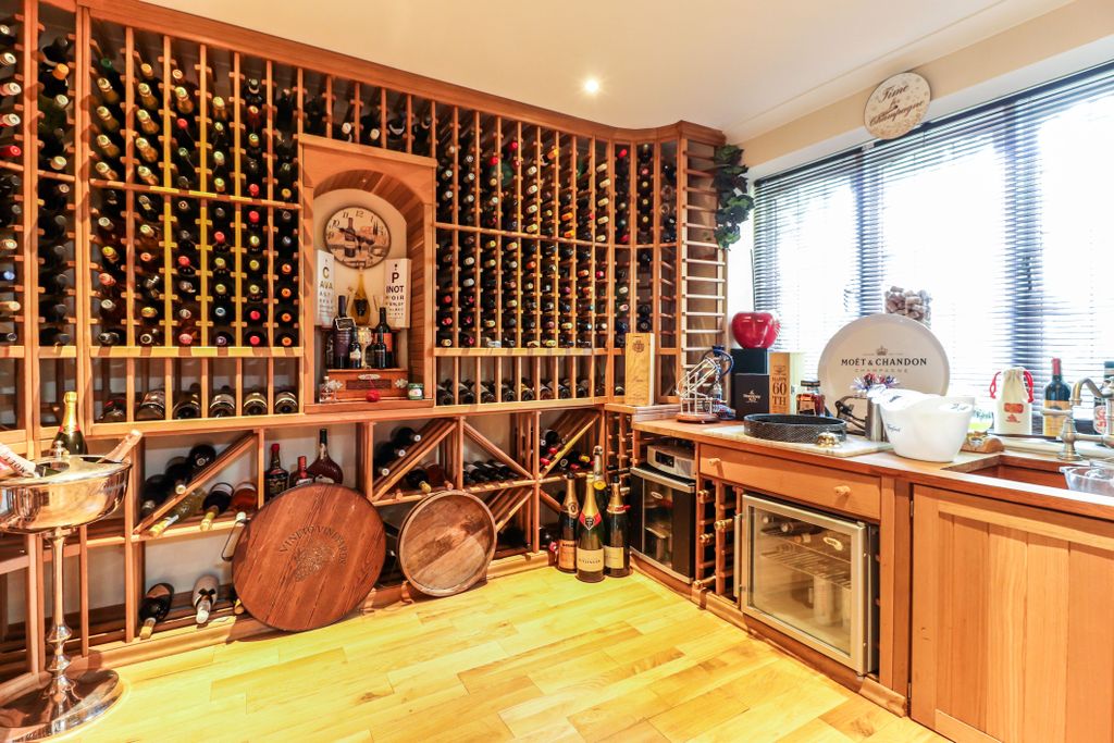 Property photo 2 of 46