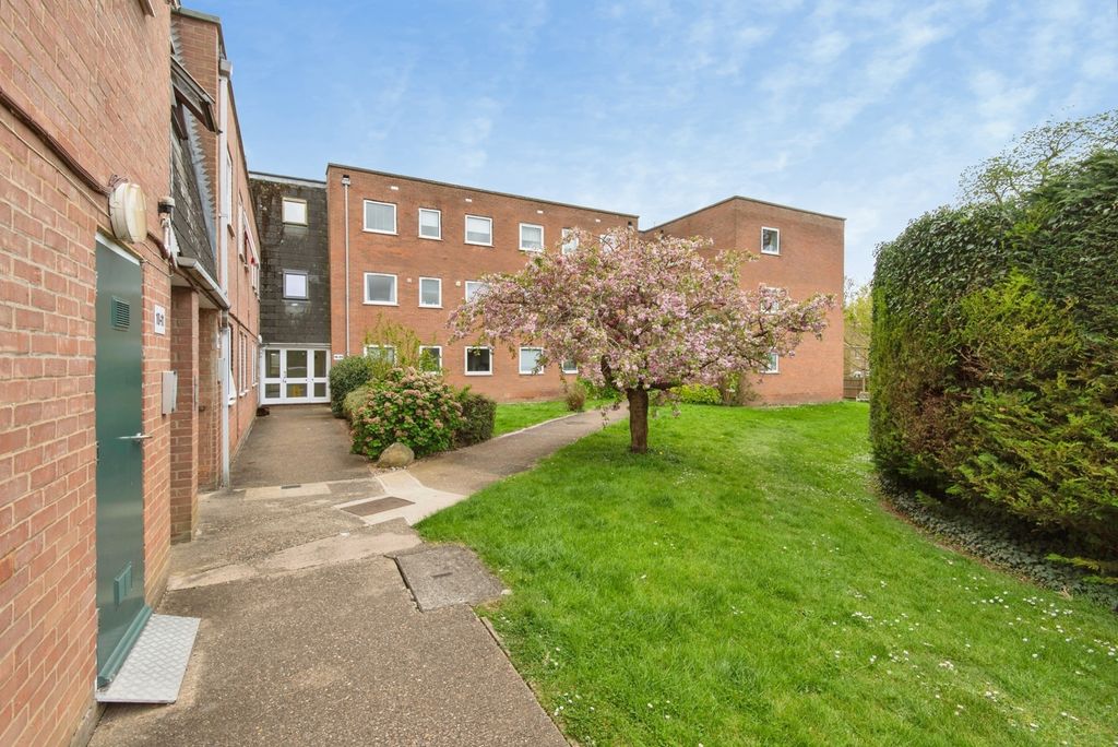 Property photo 1 of 8