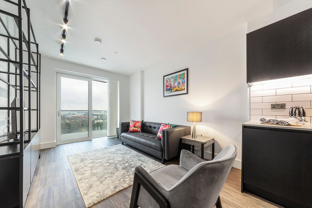 Property photo 1 of 24