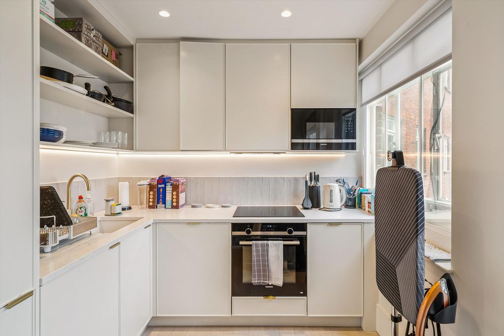 Property photo 2 of 8 Image