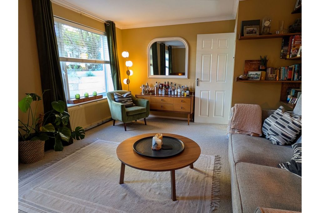 Property photo 2 of 16 Living Room