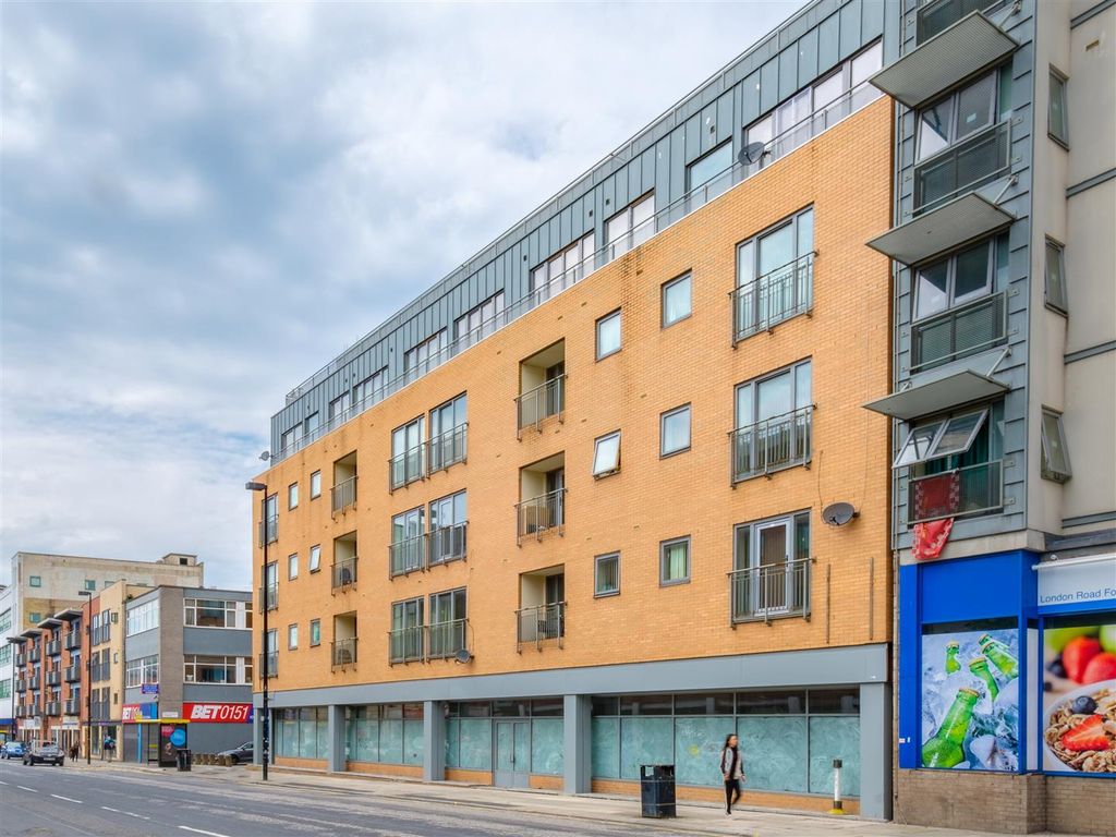 Property photo 1 of 7 External