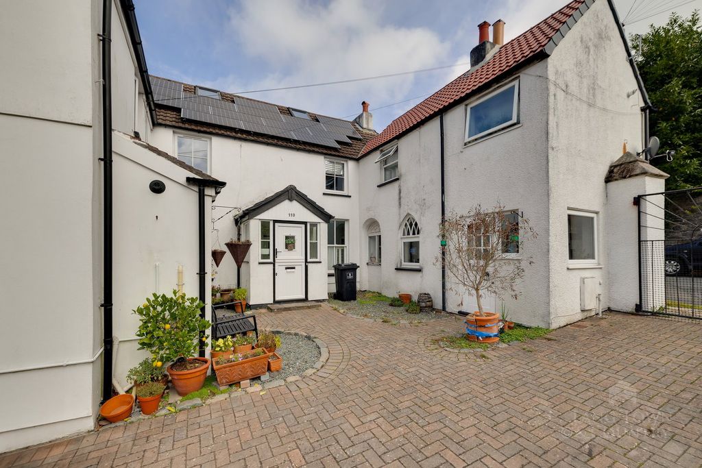 Property photo 3 of 31