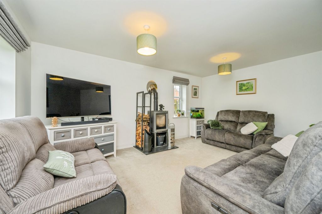 Property photo 3 of 33