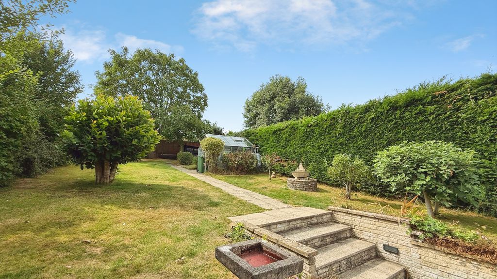 Property photo 2 of 20