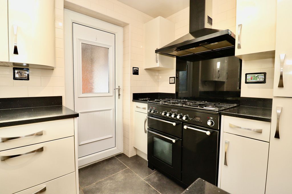 Property photo 2 of 17 Img_3199
